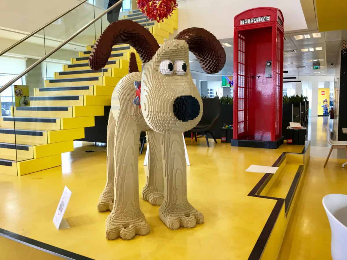 gromit sculpture made from lego