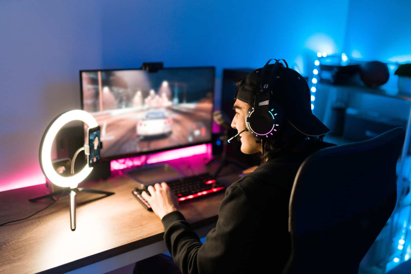 Streamer streaming for sick kids