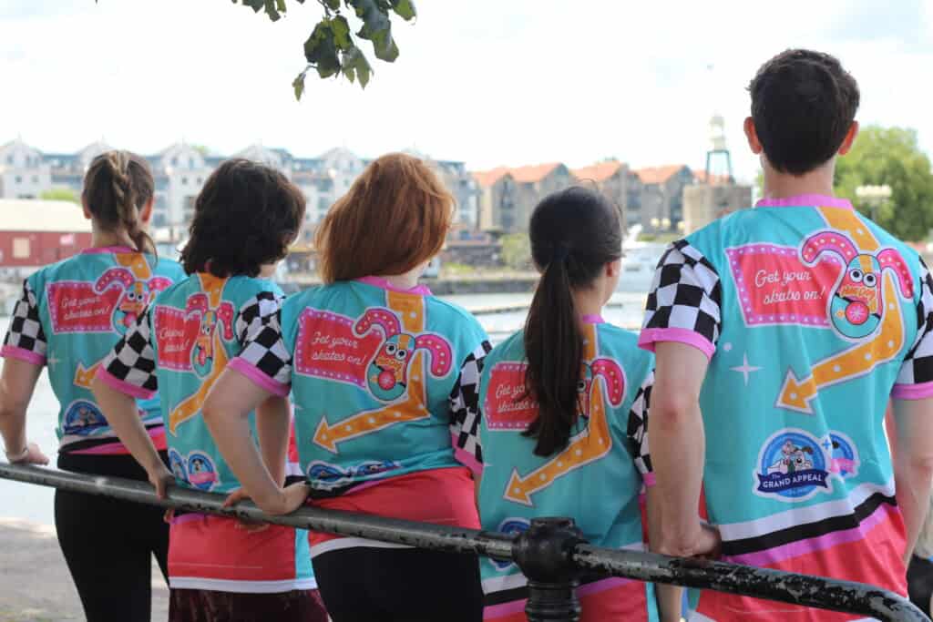 Friends enjoying a scenic route around Bristol’s Gromit Unleashed 3 trail as part of the Hot Dog Dash.